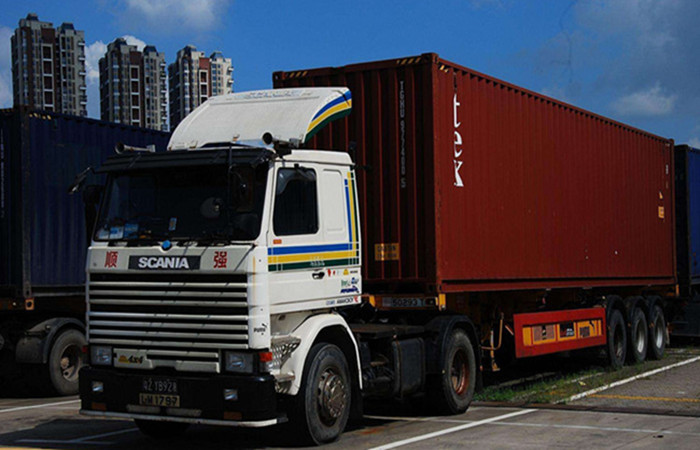 澳门物流运输12吨箱式车